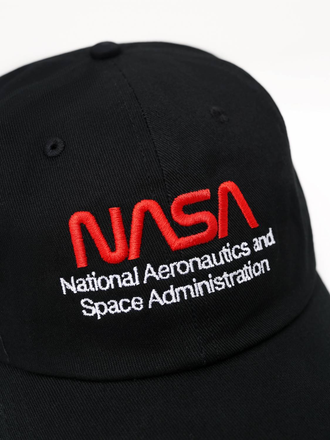 Кепка / Бейсболка ''NASA Worm Logo'' (Black) Alpha Industries