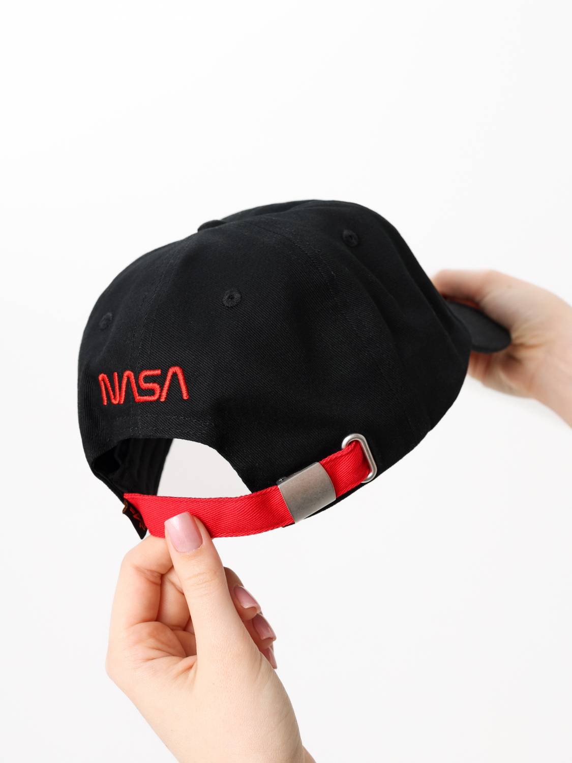Кепка / Бейсболка ''NASA Worm Logo'' (Black) Alpha Industries