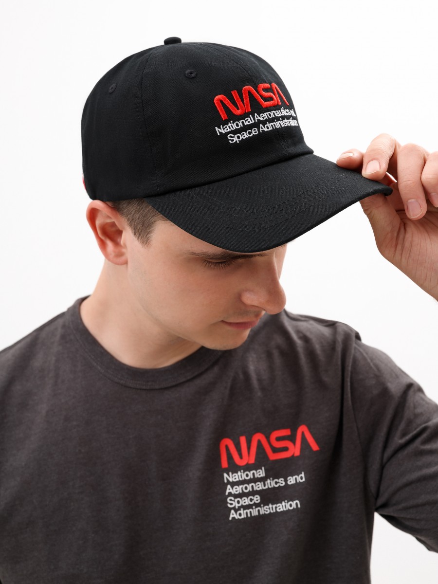 Кепка / Бейсболка ''NASA Worm Logo'' (Black) Alpha Industries