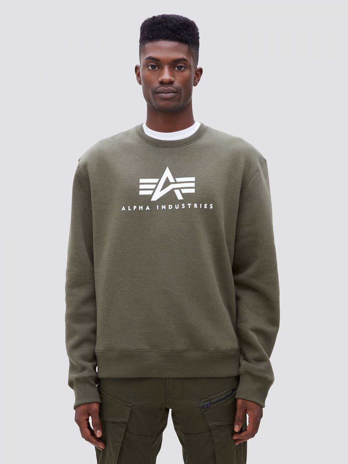 Свитшот / Толстовка "Basic Logo Crewneck" (Olive) Alpha Industries