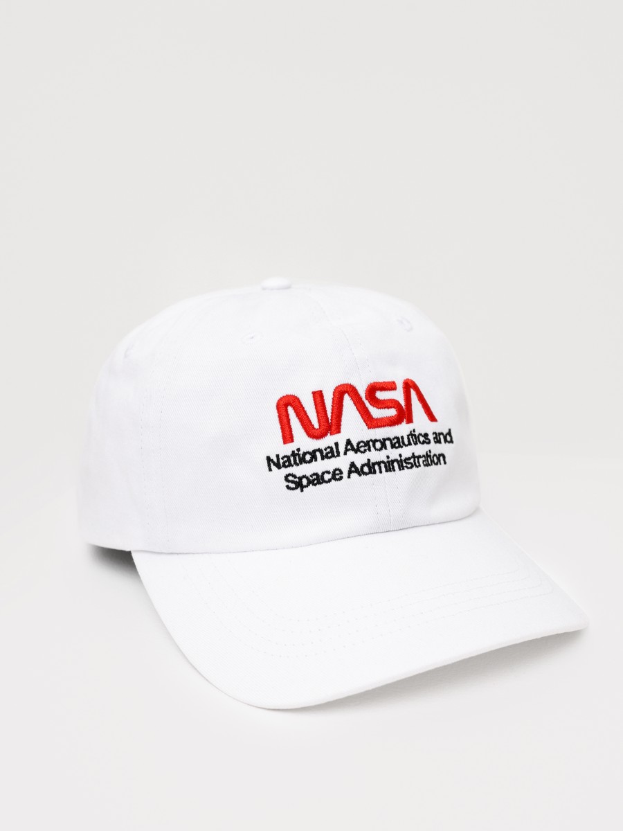 Кепка / Бейсболка ''NASA Worm Logo'' (White) Alpha Industries