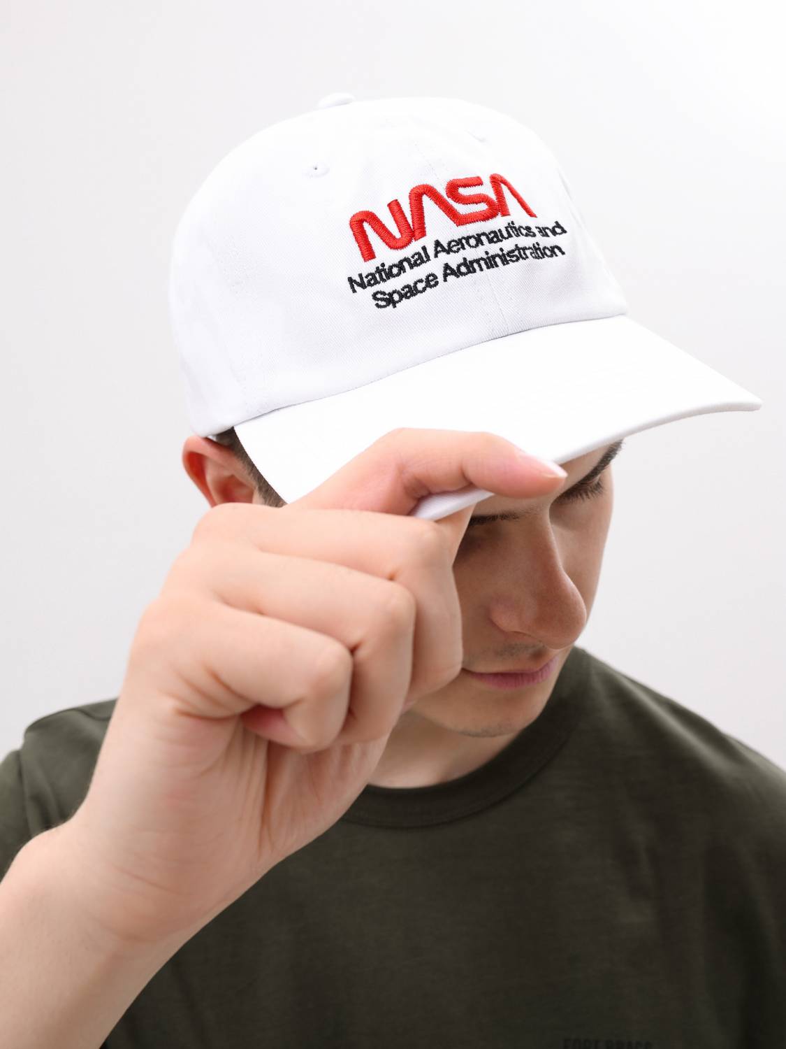 Кепка / Бейсболка ''NASA Worm Logo'' (White) Alpha Industries