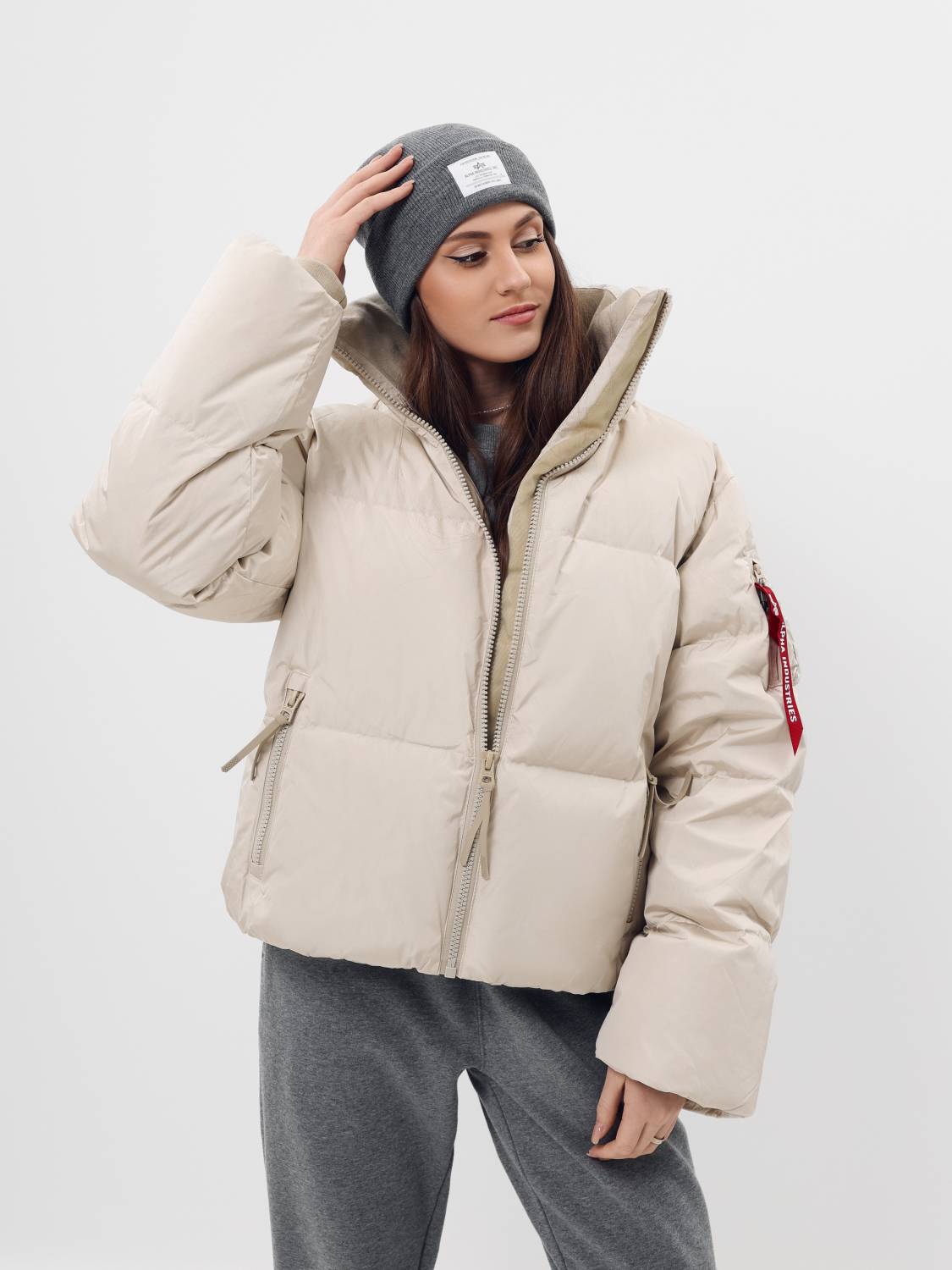 Пуховик / Куртка теплая женская "Sierra Short Puffer W" (Limestone) Alpha Industries