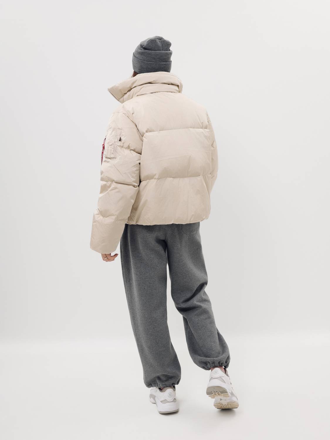Пуховик / Куртка теплая женская "Sierra Short Puffer W" (Limestone) Alpha Industries