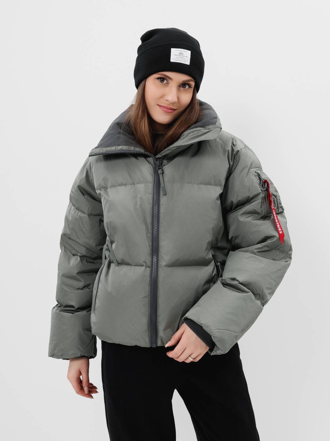 Пуховик / Куртка теплая женская "Sierra Short Puffer W" (Field Gray) Alpha Industries
