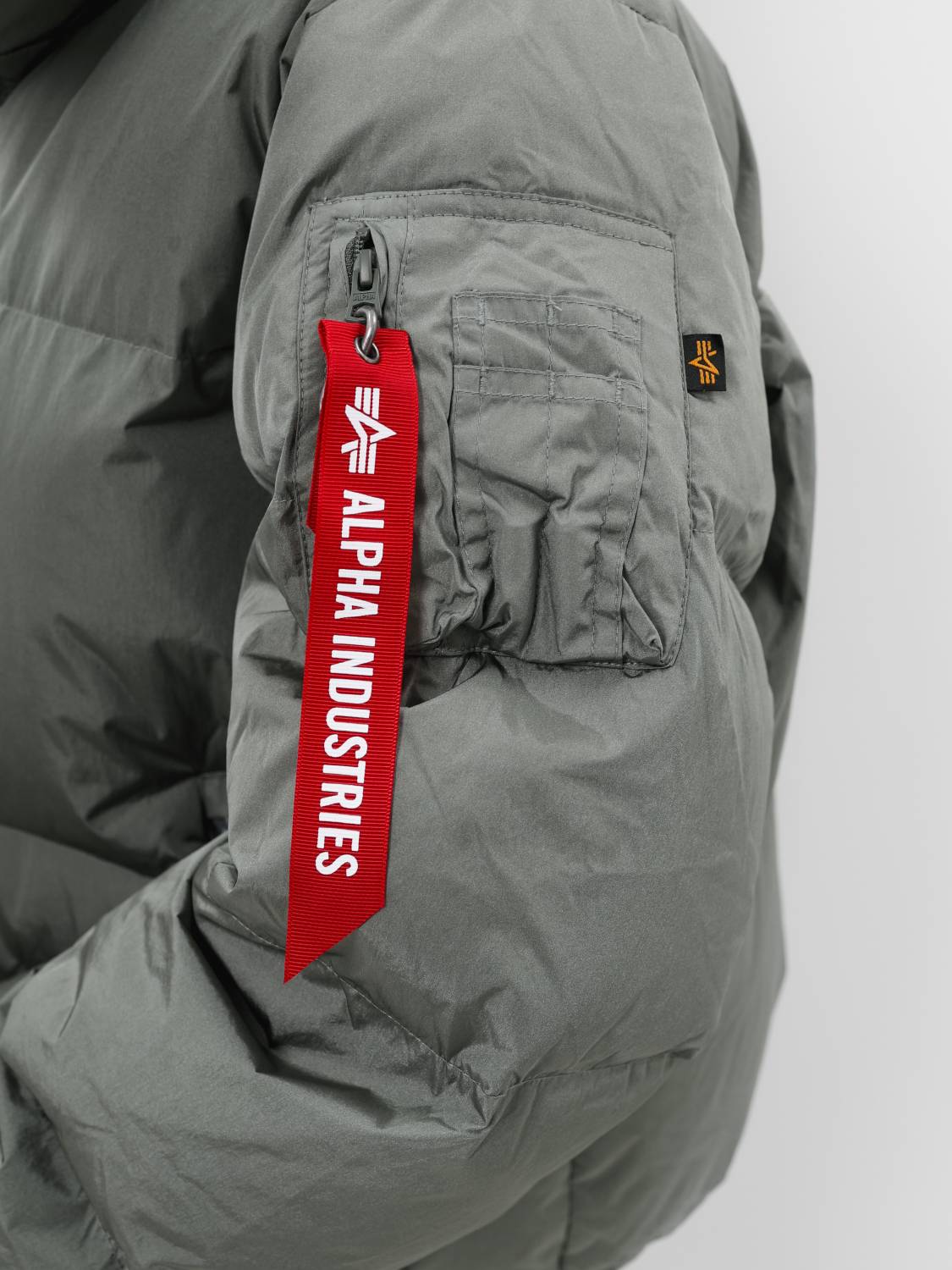 Пуховик / Куртка теплая женская "Sierra Short Puffer W" (Field Gray) Alpha Industries