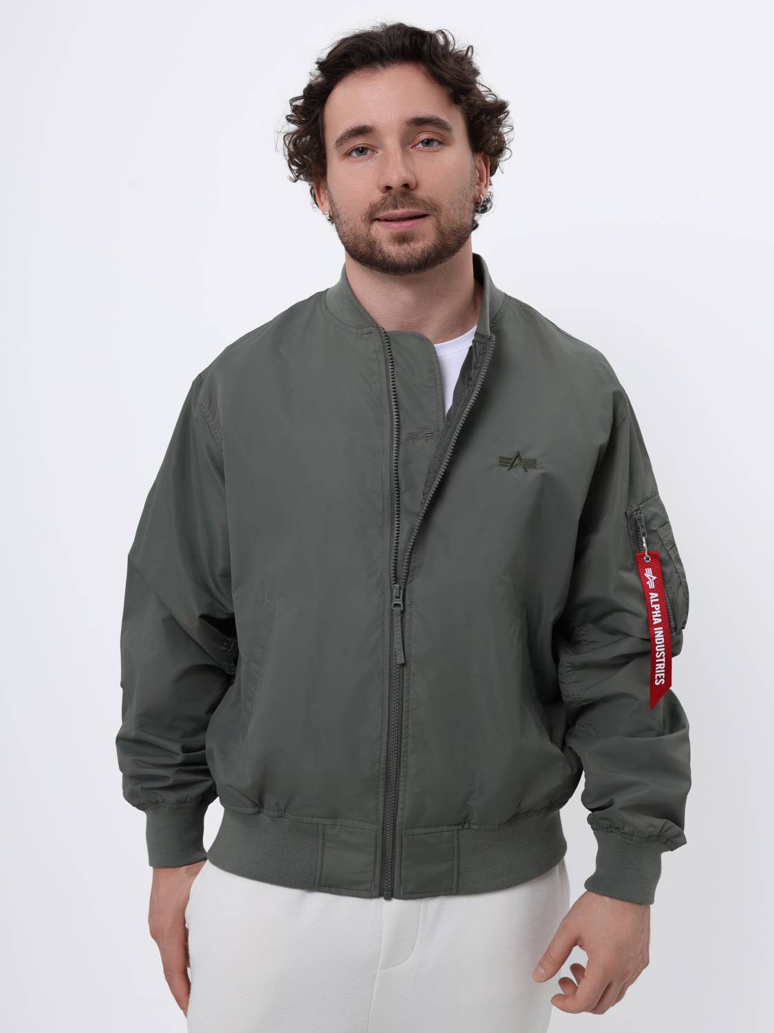 Куртка / Ветровка / Бомбер мужской "Logo L-2B Hunter Relaxed" (Field Gray) Alpha Industries Куртка / Ветровка / Бомбер мужской "Logo L-2B Hunter Relaxed" (Field Gray) Alpha Industries