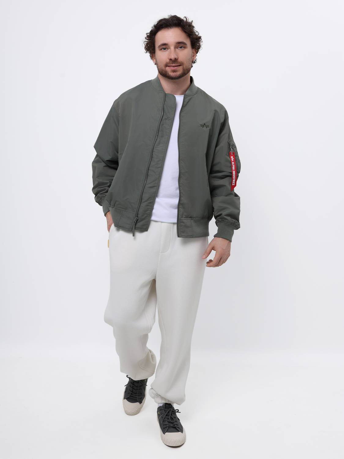 Куртка / Ветровка / Бомбер мужской "Logo L-2B Hunter Relaxed" (Field Gray) Alpha Industries Куртка / Ветровка / Бомбер мужской "Logo L-2B Hunter Relaxed" (Field Gray) Alpha Industries