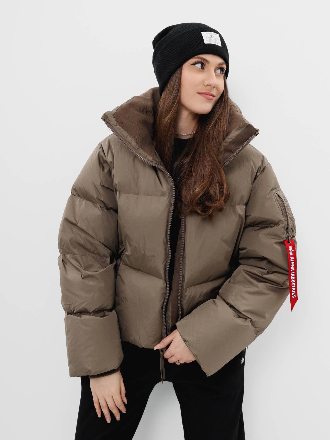 Пуховик / Куртка теплая женская "Sierra Short Puffer W" (Coyote Brown) Alpha Industries