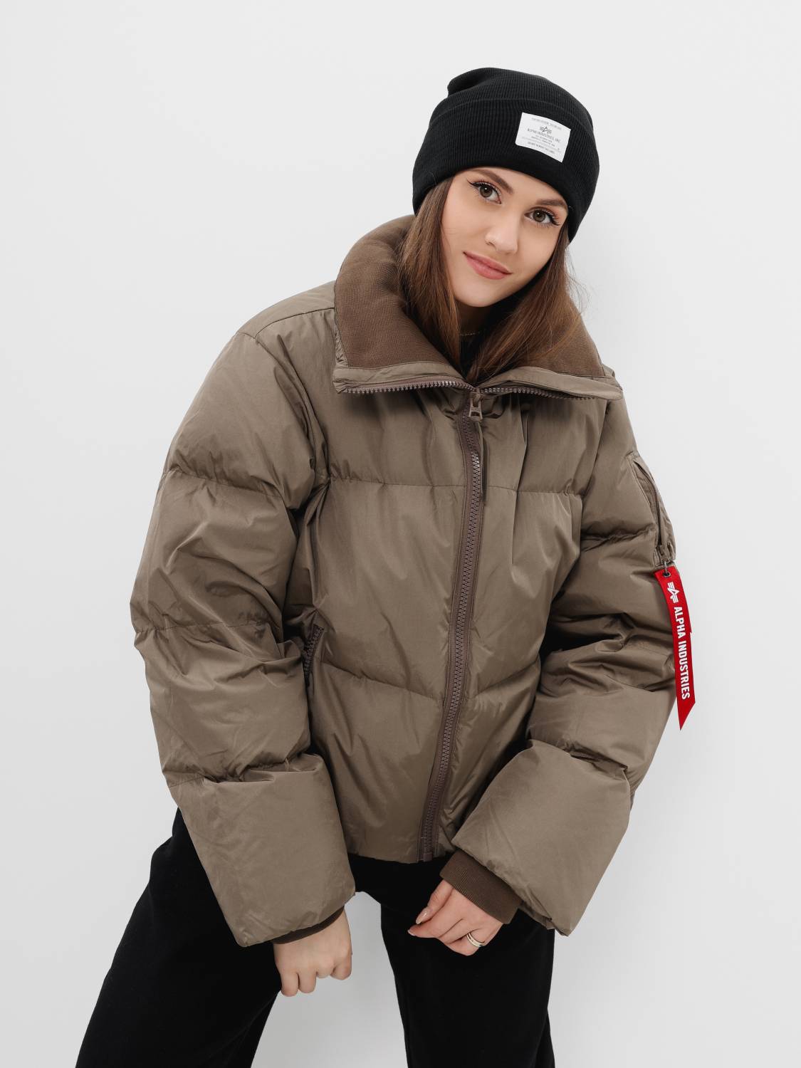 Пуховик / Куртка теплая женская "Sierra Short Puffer W" (Coyote Brown) Alpha Industries