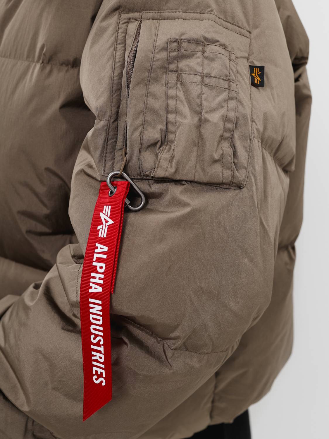 Пуховик / Куртка теплая женская "Sierra Short Puffer W" (Coyote Brown) Alpha Industries