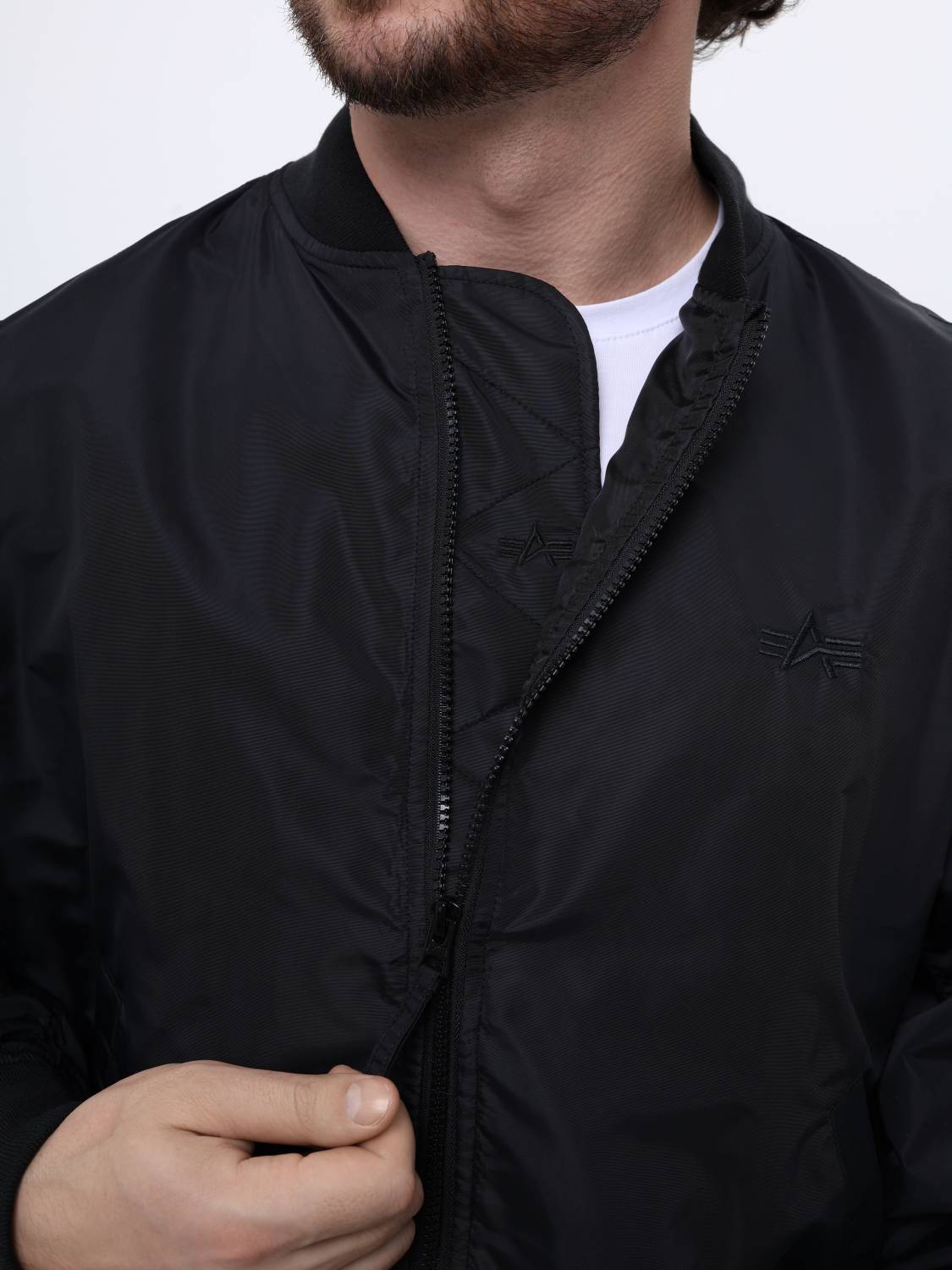 Куртка / Ветровка / Бомбер мужской "Logo L-2B Hunter Relaxed" (Black) Alpha Industries Куртка / Ветровка / Бомбер мужской "Logo L-2B Hunter Relaxed" (Black) Alpha Industries