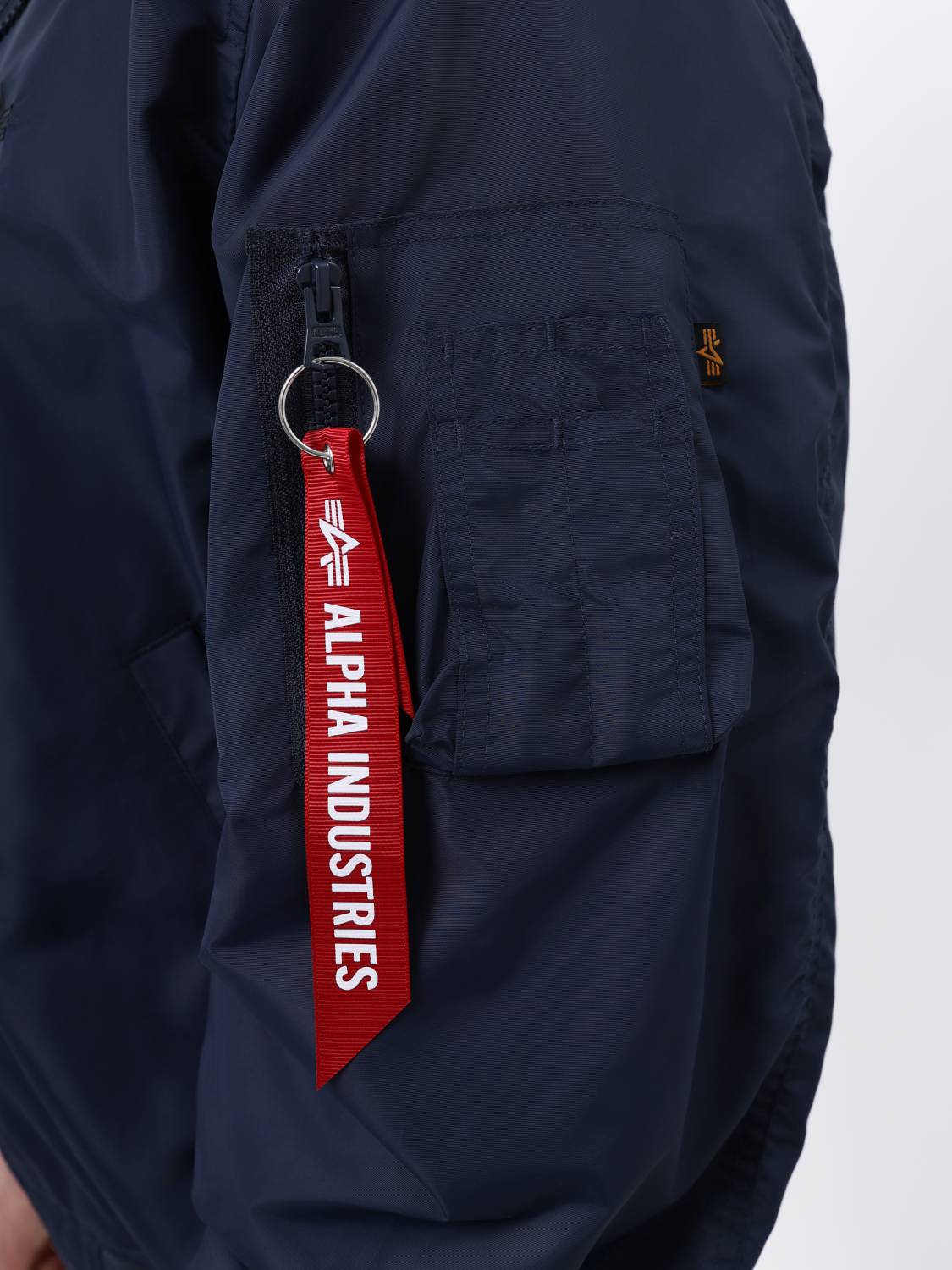 Куртка / Ветровка / Бомбер мужской "Logo L-2B Hooded Hunter" (Replica Blue) Alpha Industries Куртка / Ветровка / Бомбер мужской "Logo L-2B Hooded Hunter" (Replica Blue) Alpha Industries