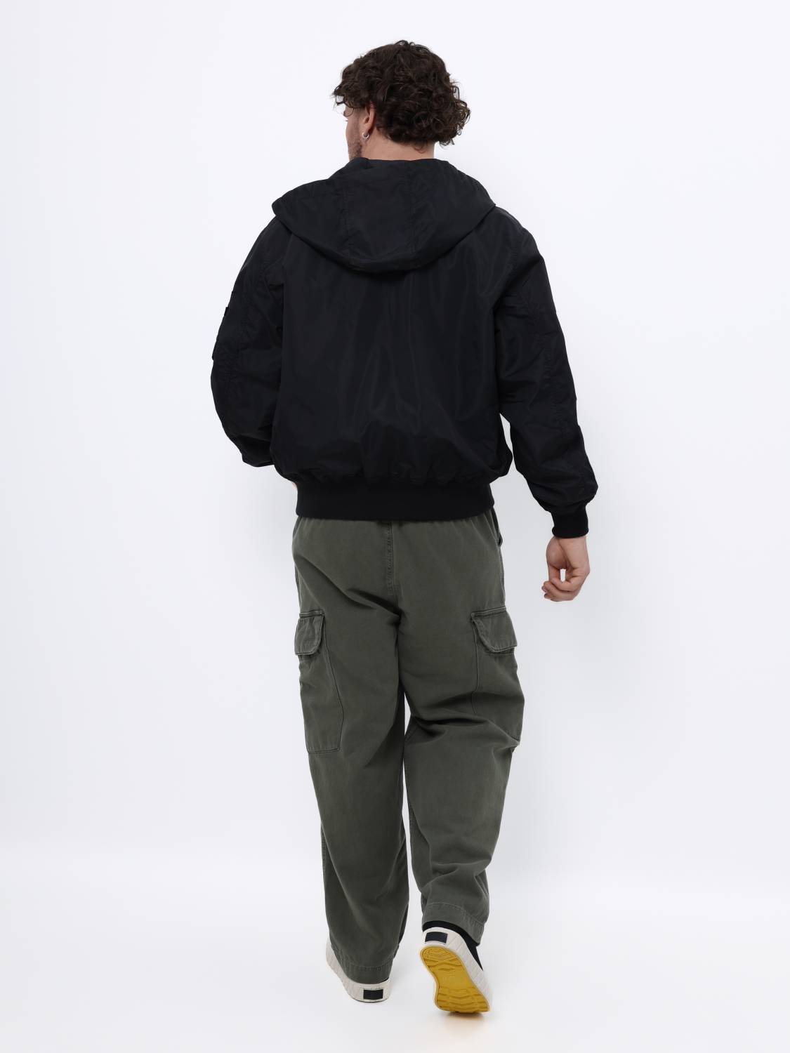 Куртка / Ветровка / Бомбер мужской "Logo L-2B Hooded Hunter" (Black) Alpha Industries Куртка / Ветровка / Бомбер мужской "Logo L-2B Hooded Hunter" (Black) Alpha Industries