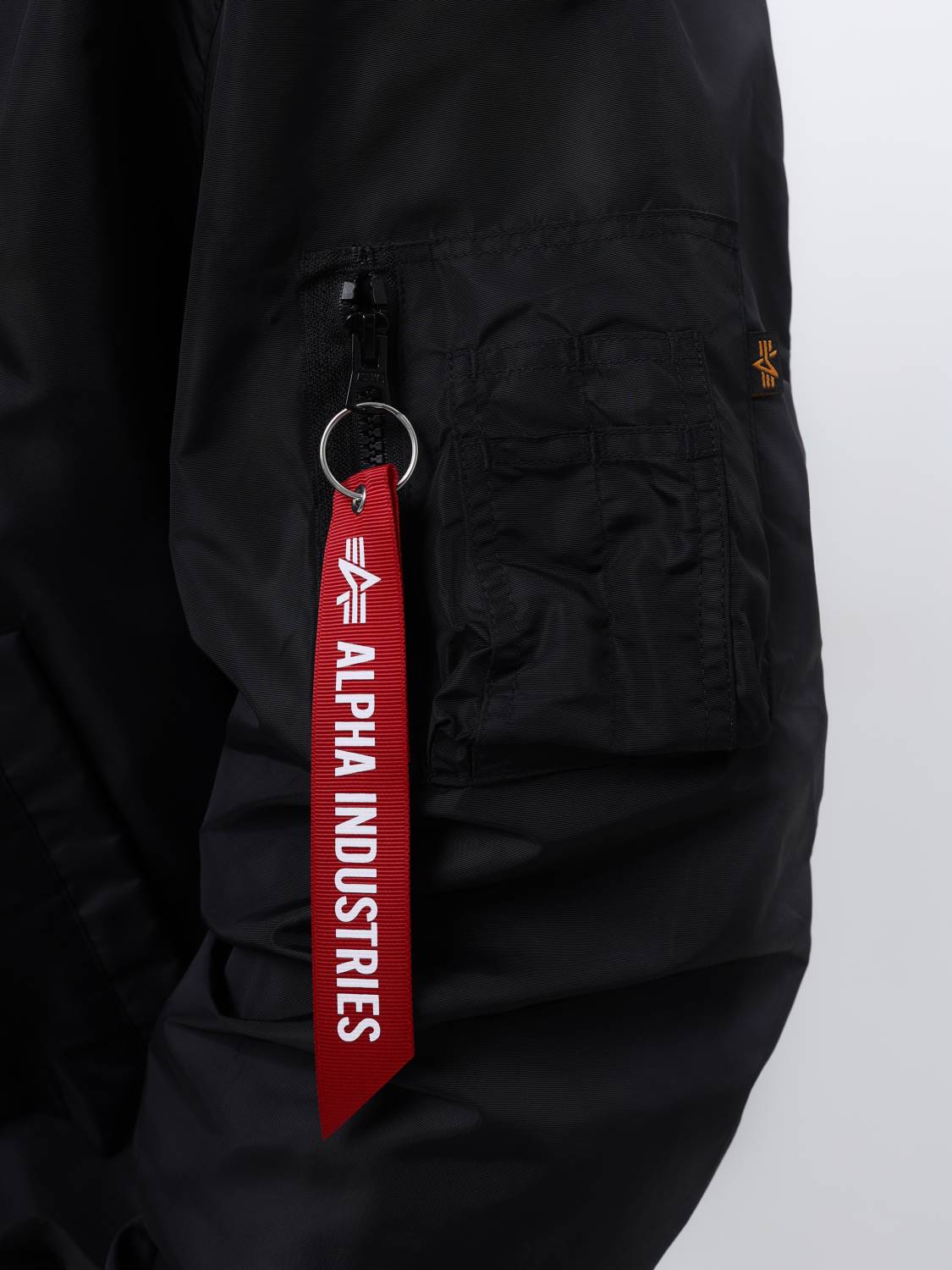 Куртка / Ветровка / Бомбер мужской "Logo L-2B Hooded Hunter" (Black) Alpha Industries Куртка / Ветровка / Бомбер мужской "Logo L-2B Hooded Hunter" (Black) Alpha Industries