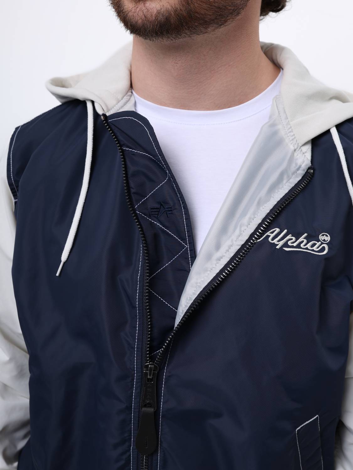 Куртка / Ветровка / Бомбер мужской "L-2B Hooded Relaxed Varsity" (Replica Blue) Alpha Industries Куртка / Ветровка / Бомбер мужской "L-2B Hooded Relaxed Varsity" (Replica Blue) Alpha Industries