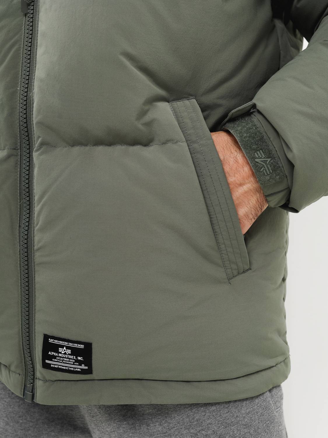 Пуховик / Парка теплая мужская "Puffer Parka" (Field Gray) Alpha Industries