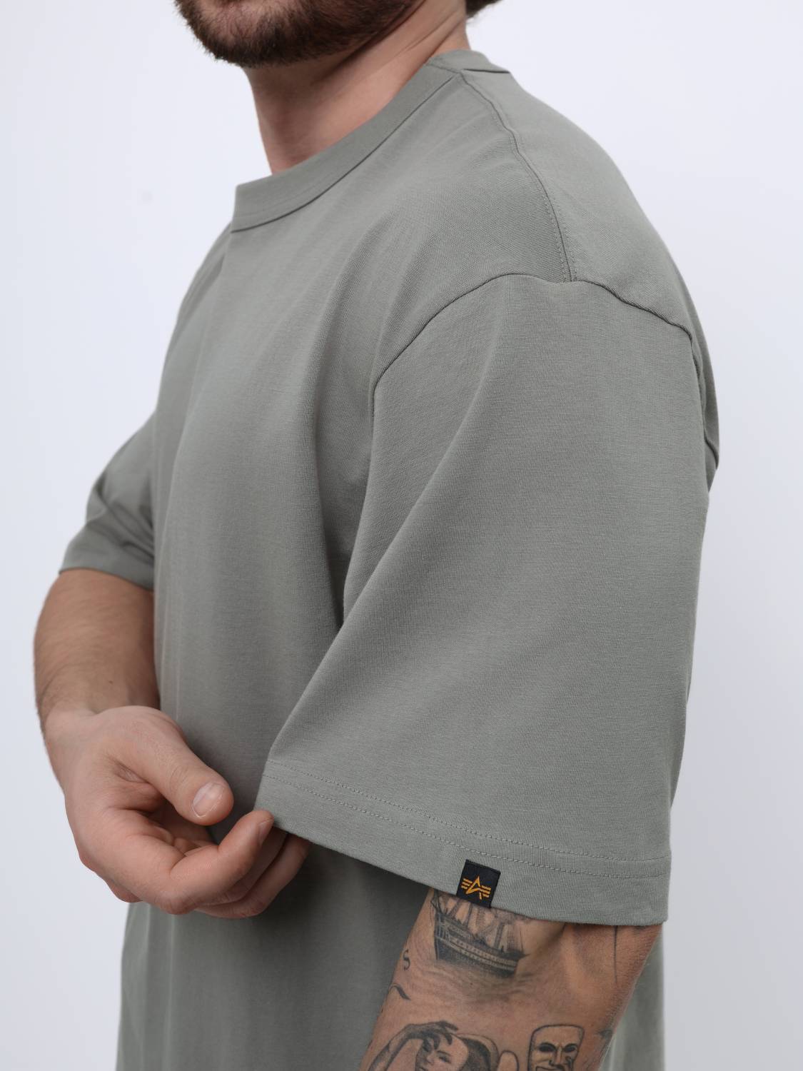 Футболка "SS Relaxed Tee" (Mid Gray) Alpha Industries