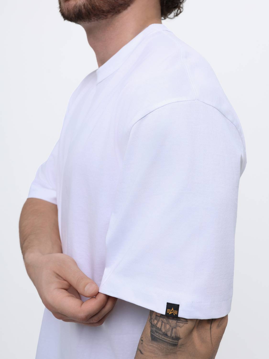 Футболка "SS Relaxed Tee" (White) Alpha Industries