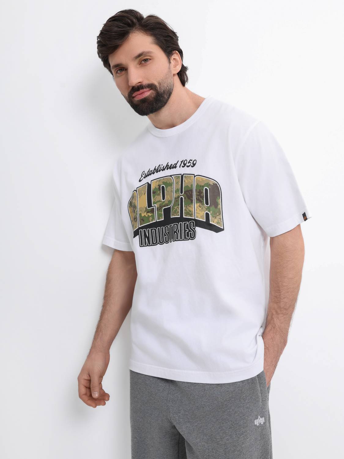 Футболка "Camo Logo" (White) Alpha Industries