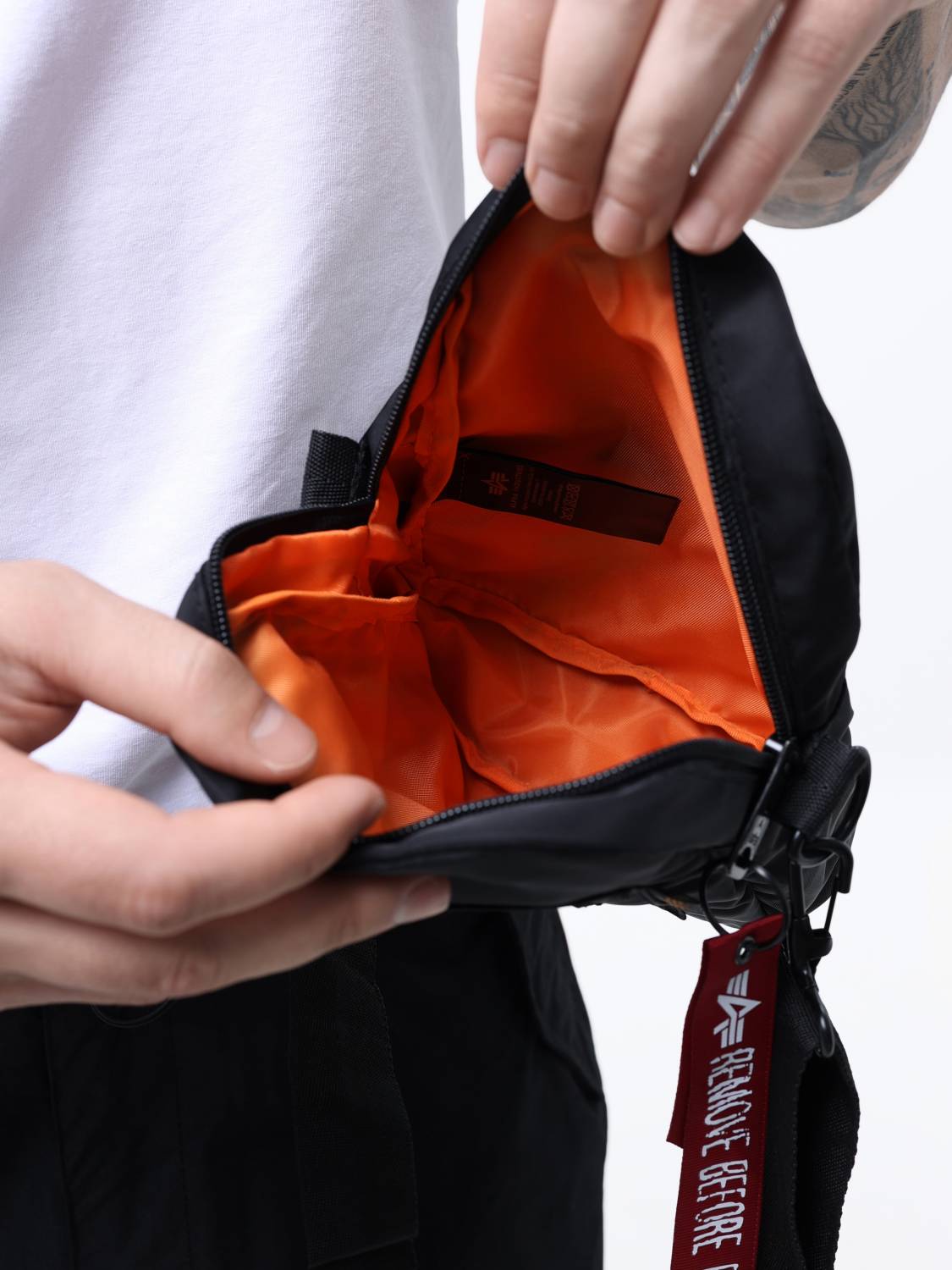Сумка через плечо "Crew Carry Bag" (Black) Alpha Industries