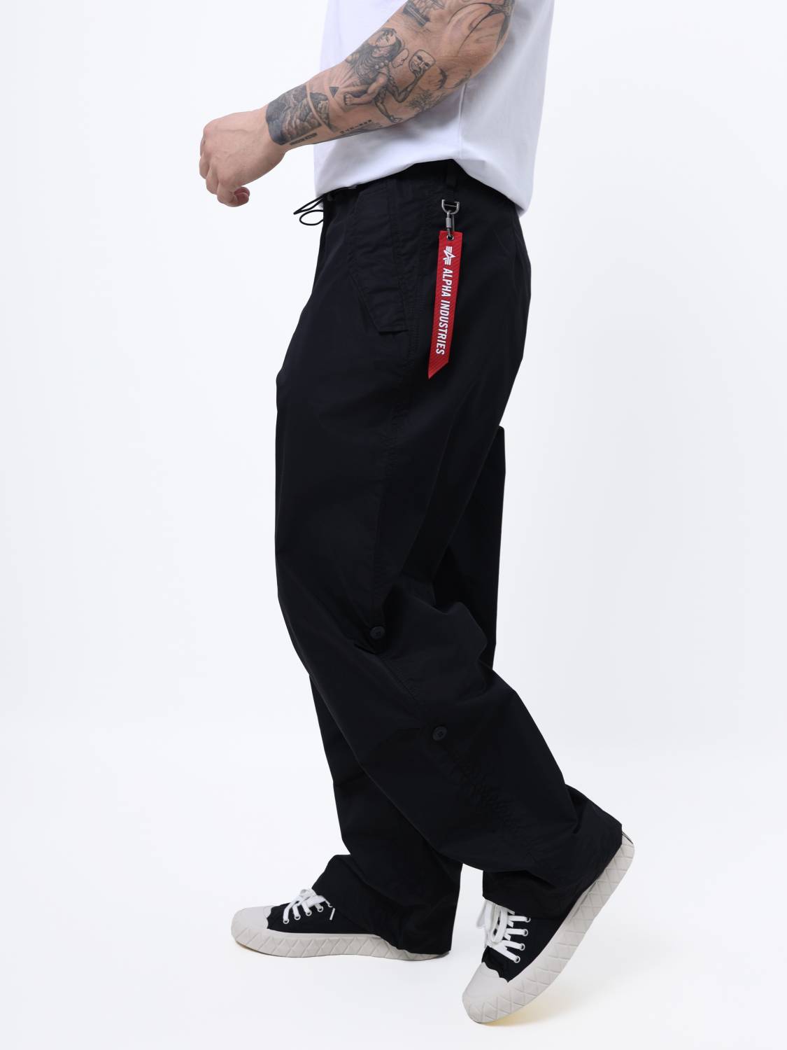 Брюки спортивные "Parachute Pant'' (Black) Alpha Industries