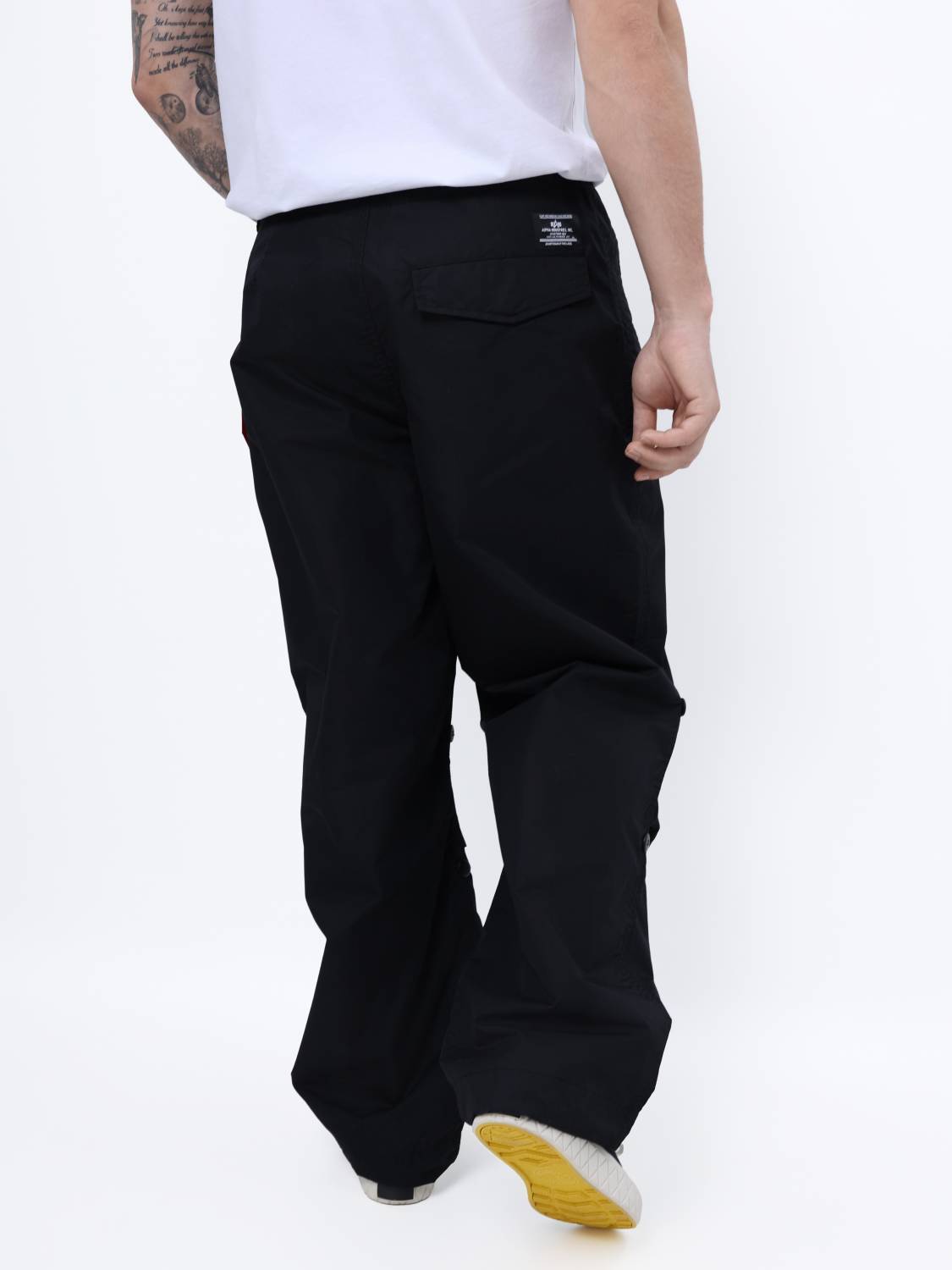 Брюки спортивные "Parachute Pant'' (Black) Alpha Industries