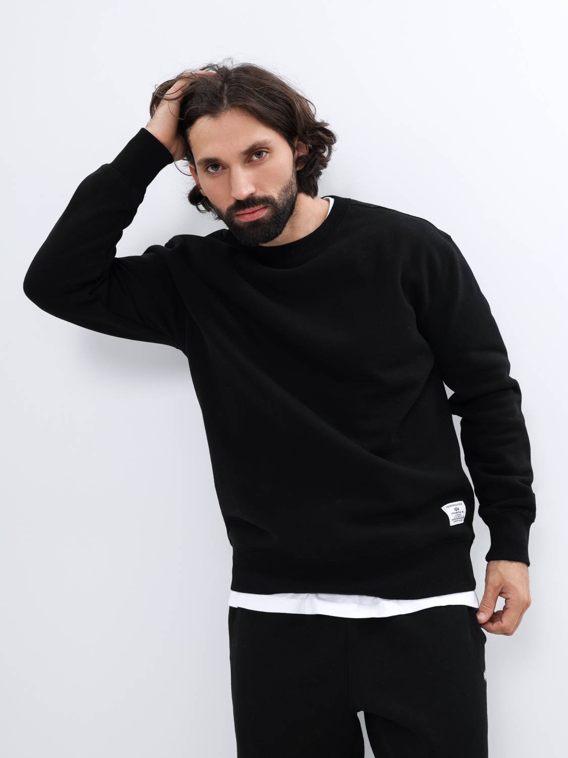 Свитшот / Толстовка "Essential Crewneck" (Black) Alpha Industries