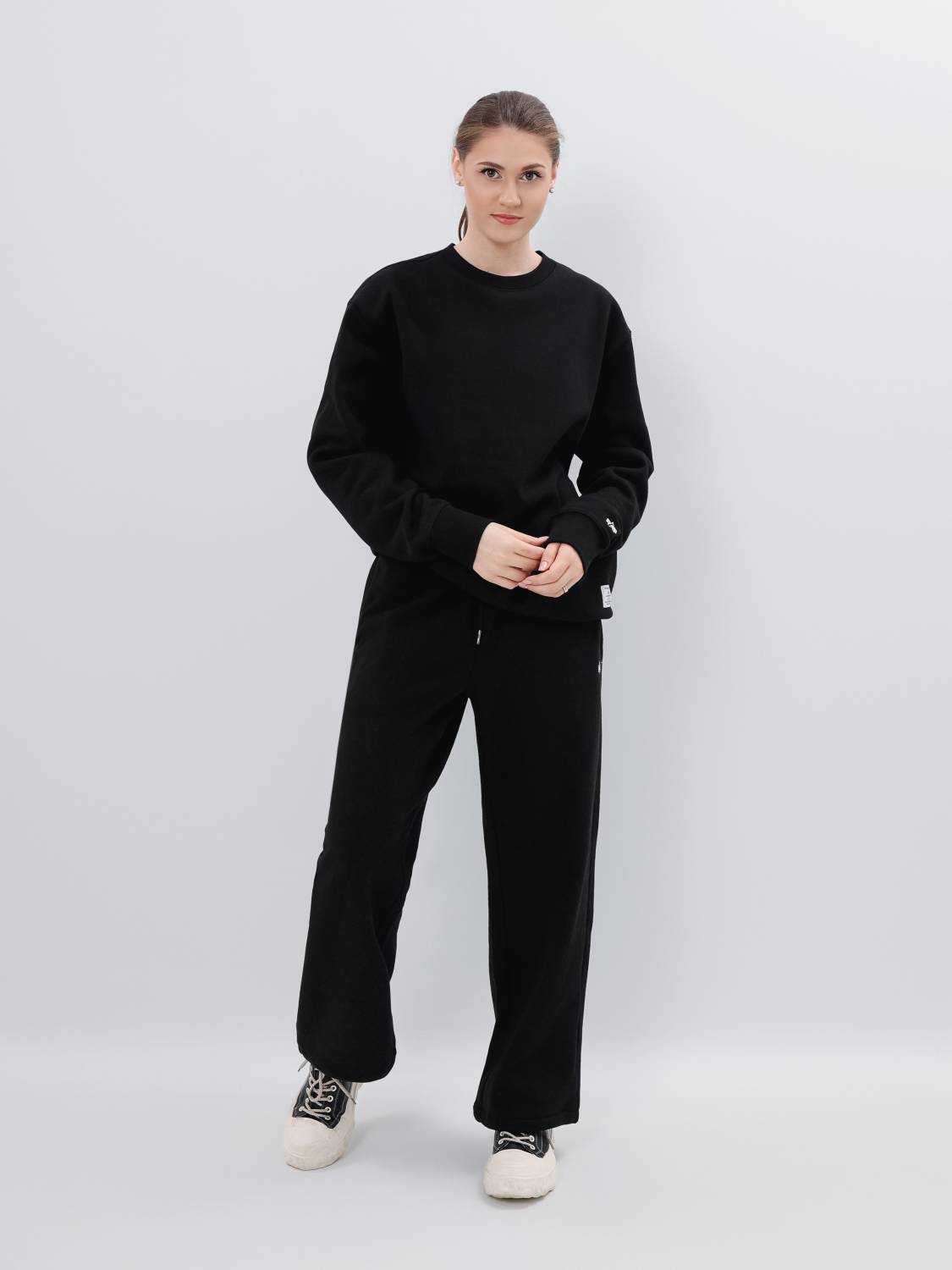 Свитшот / Толстовка "Essential Crewneck" (Black) Alpha Industries