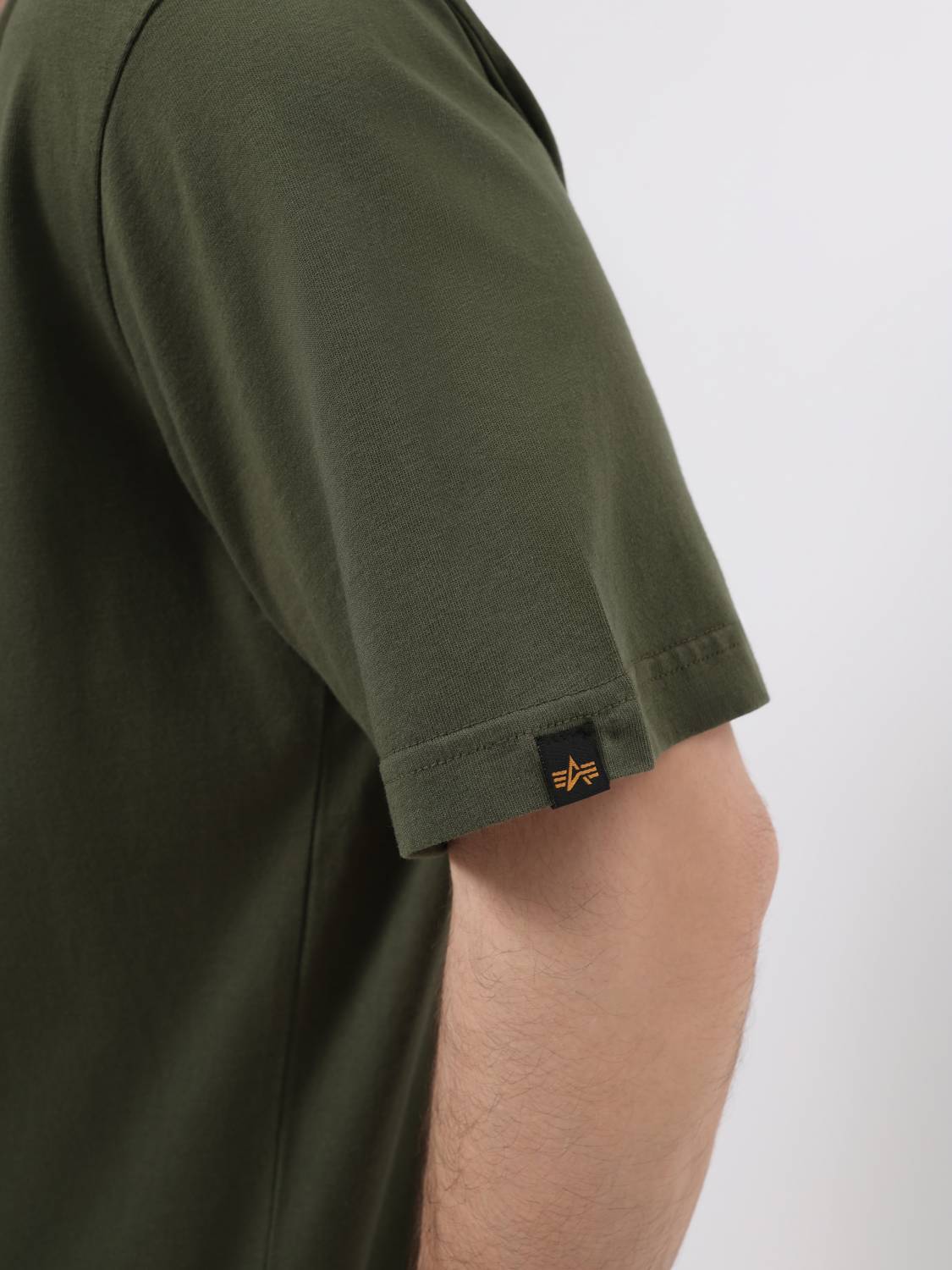 Футболка "Dog Tag" (Olive) Alpha Industries