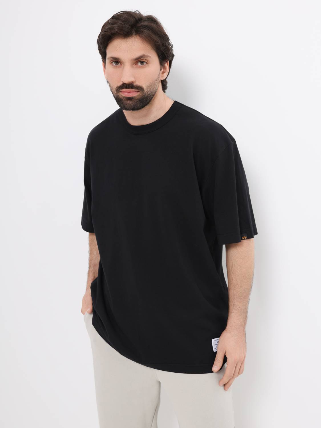 Футболка "Essential Relaxed Tee" (Black) Alpha Industries