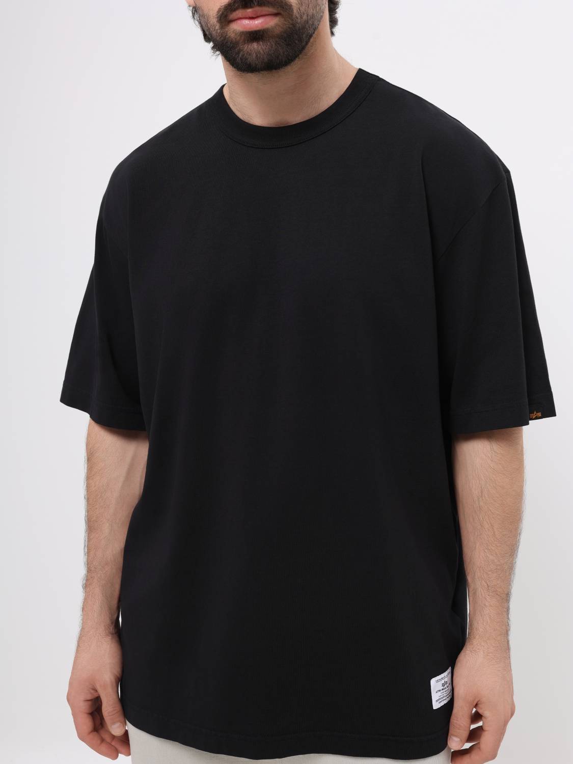 Футболка "Essential Relaxed Tee" (Black) Alpha Industries