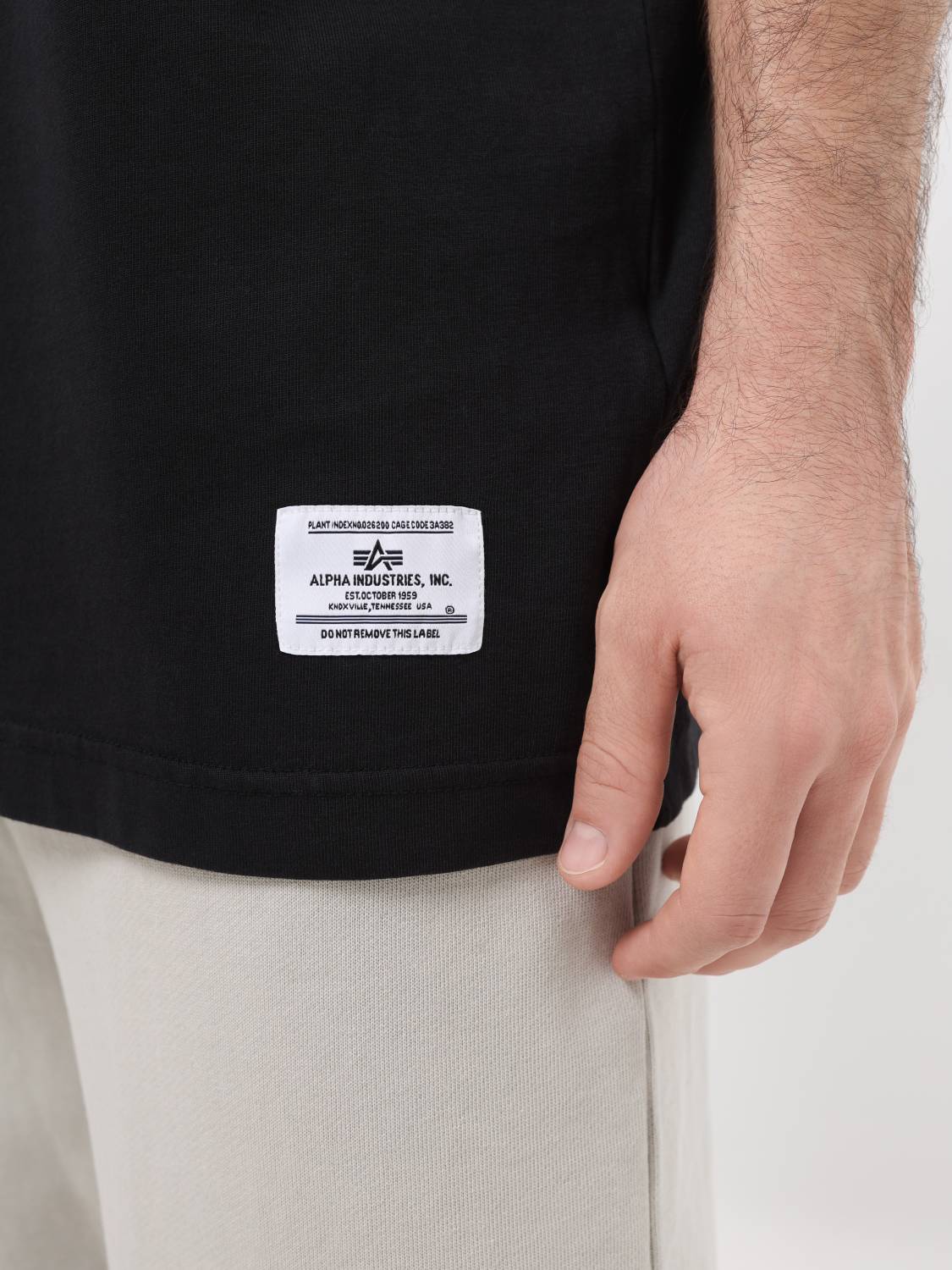 Футболка "Essential Relaxed Tee" (Black) Alpha Industries