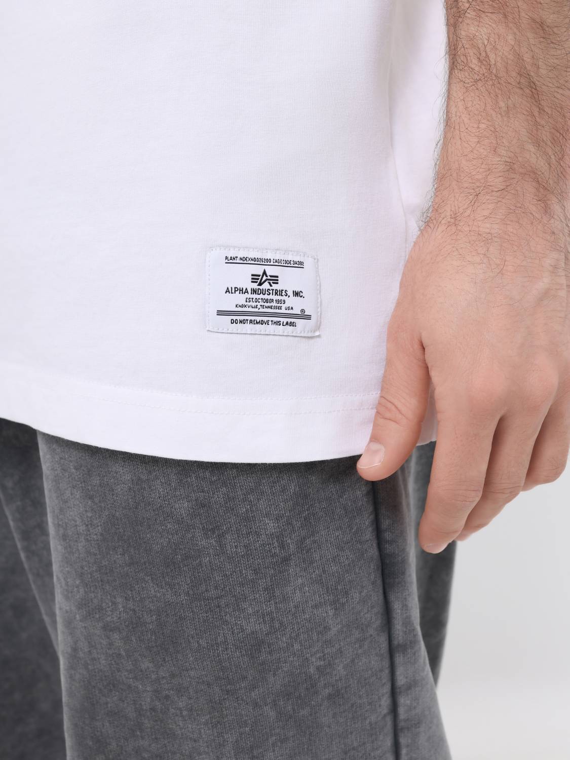 Футболка "Essential Relaxed Tee" (White) Alpha Industries
