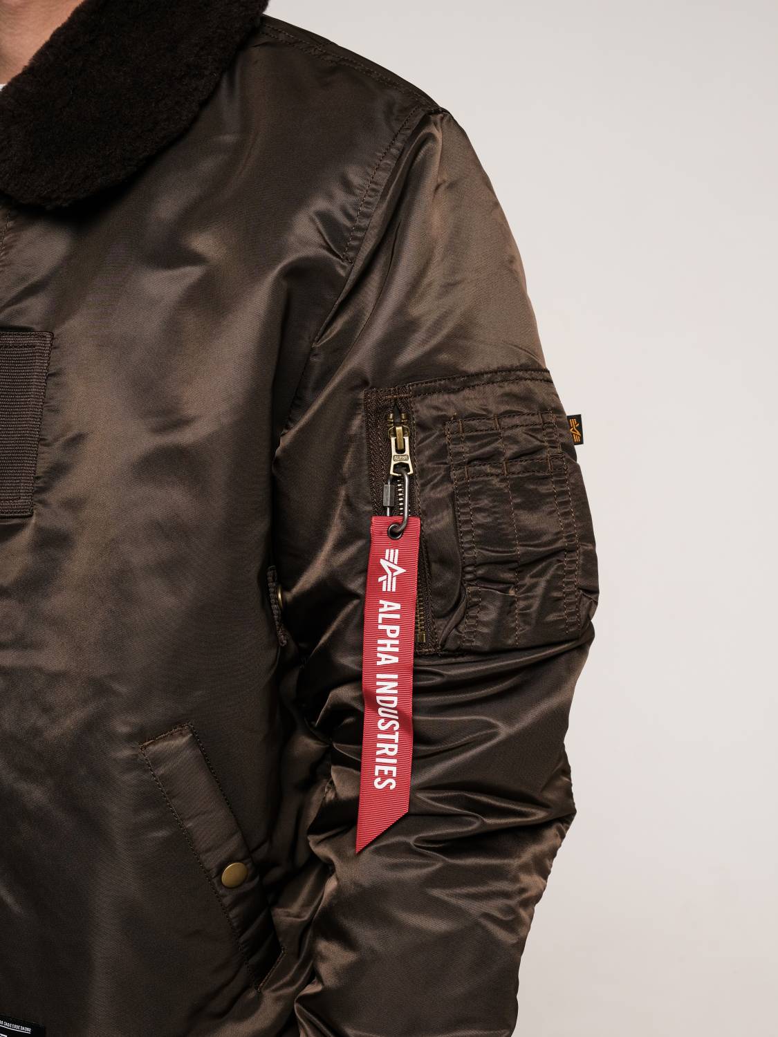 Куртка / Бомбер утепленный мужской ''B-15 MOD'' (Chocolate) Alpha Industries