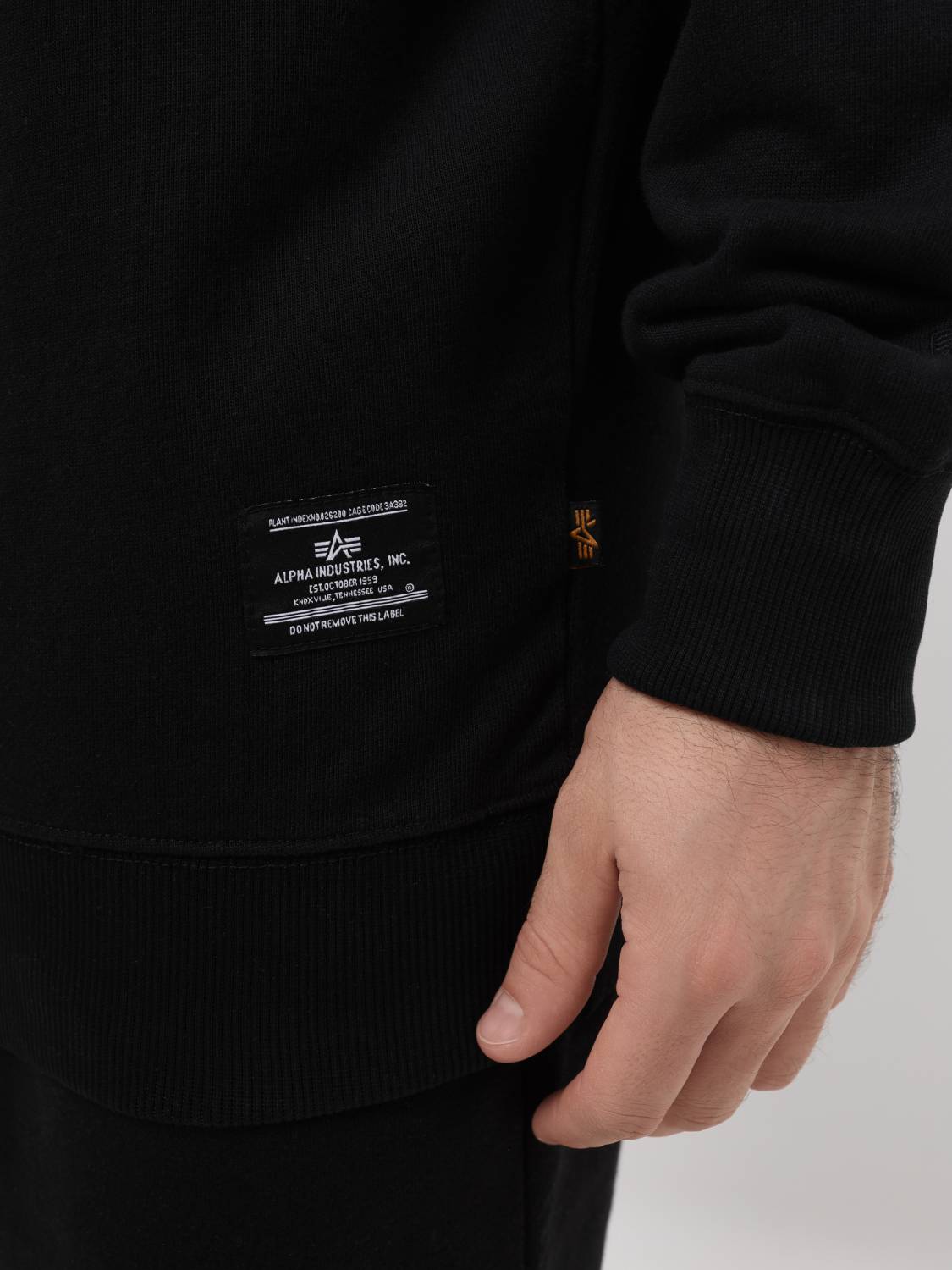 Свитшот / Толстовка "Essential French Crewneck Gen II" (Black) Alpha Industries