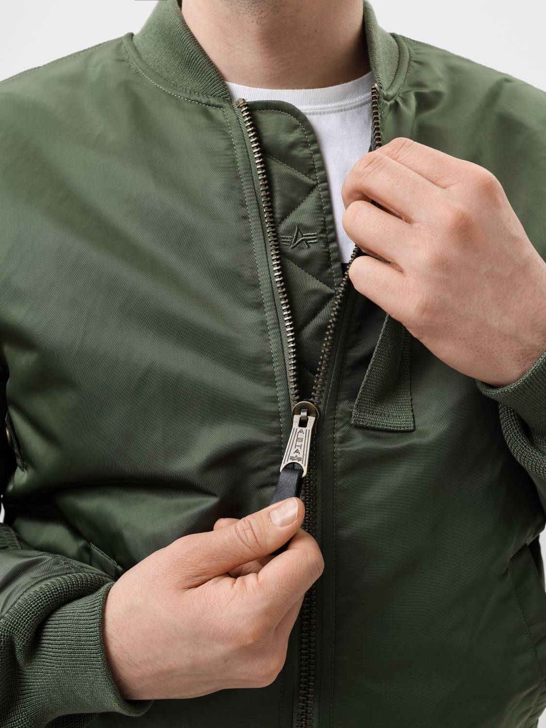 Куртка / Бомбер утепленный мужской ''MA-1 MOD'' (Sage) Alpha Industries