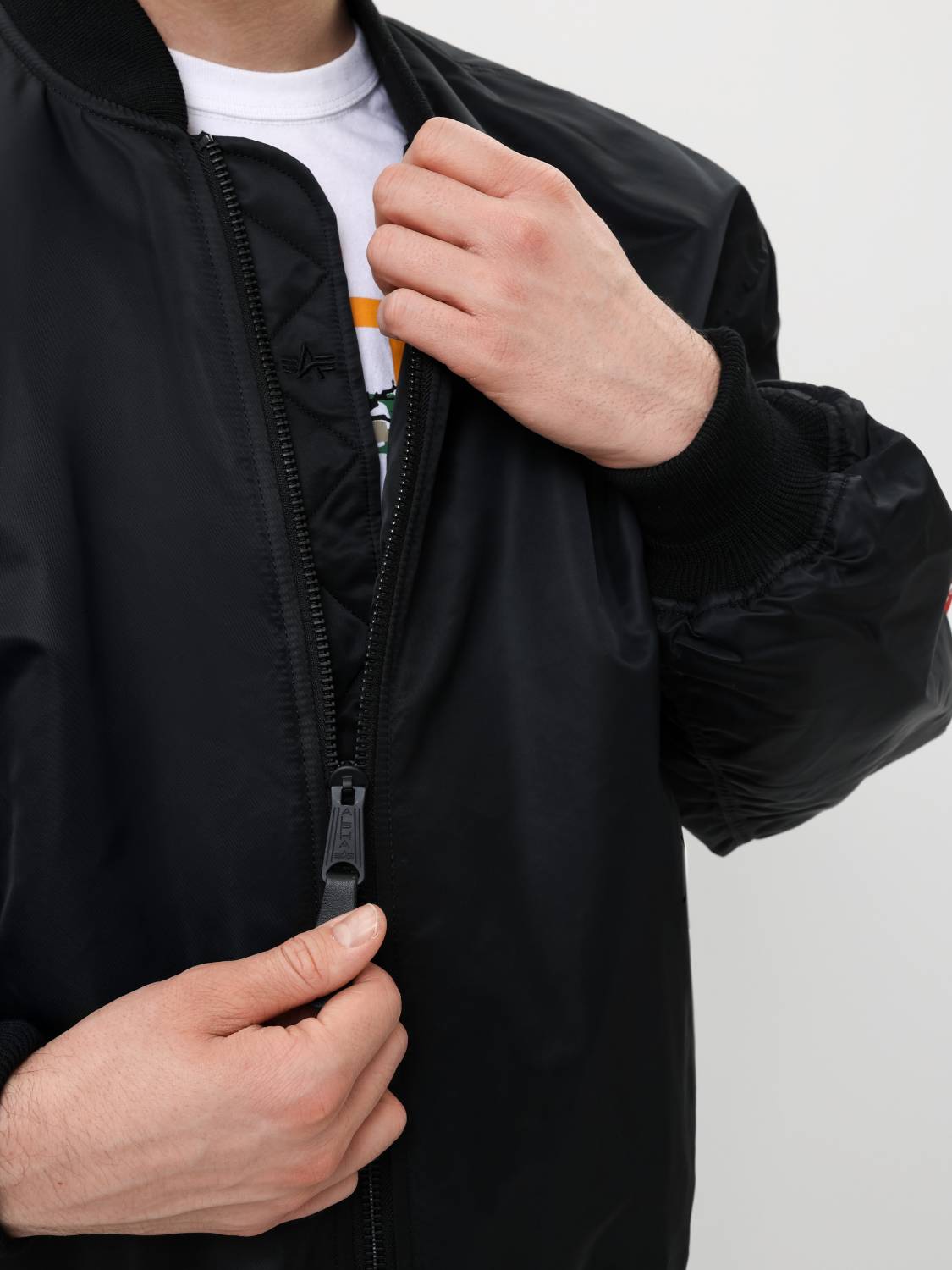 Куртка / Бомбер утепленный мужской оверсайз ''MA-1 Bloodchit Gen II'' (Black) Alpha Industries