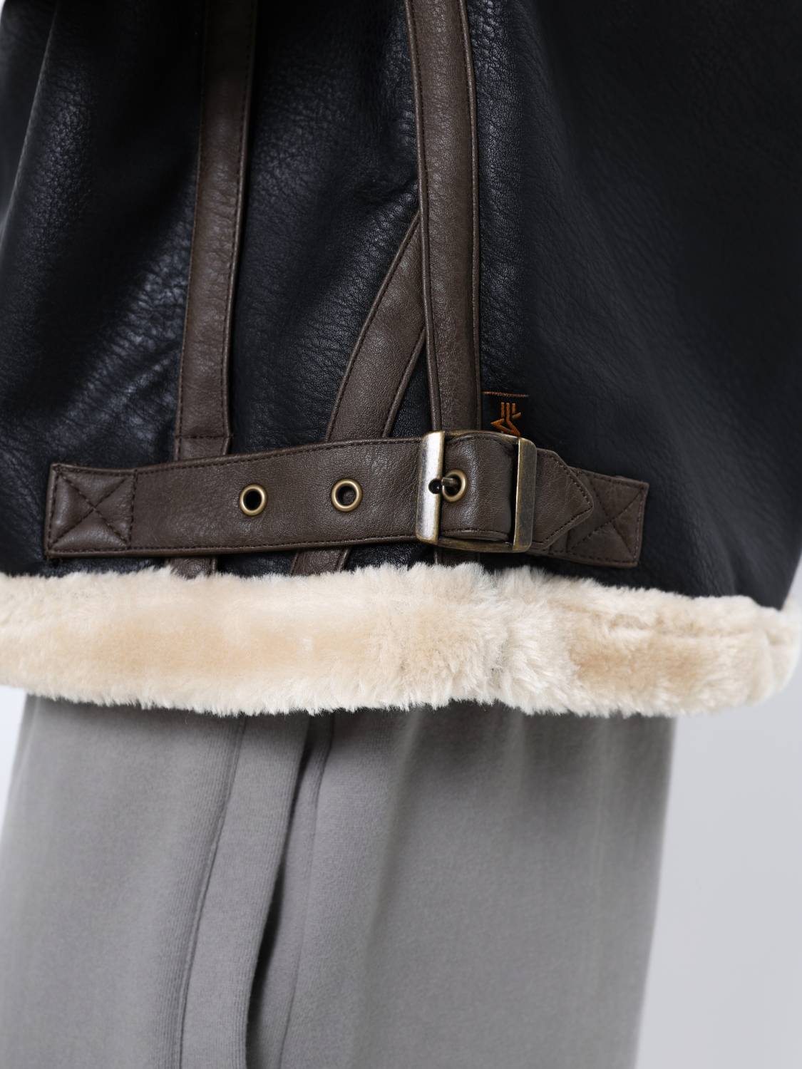 Куртка / Бомбер теплый мужской ''B-3 MOD'' (Espresso) Alpha Industries