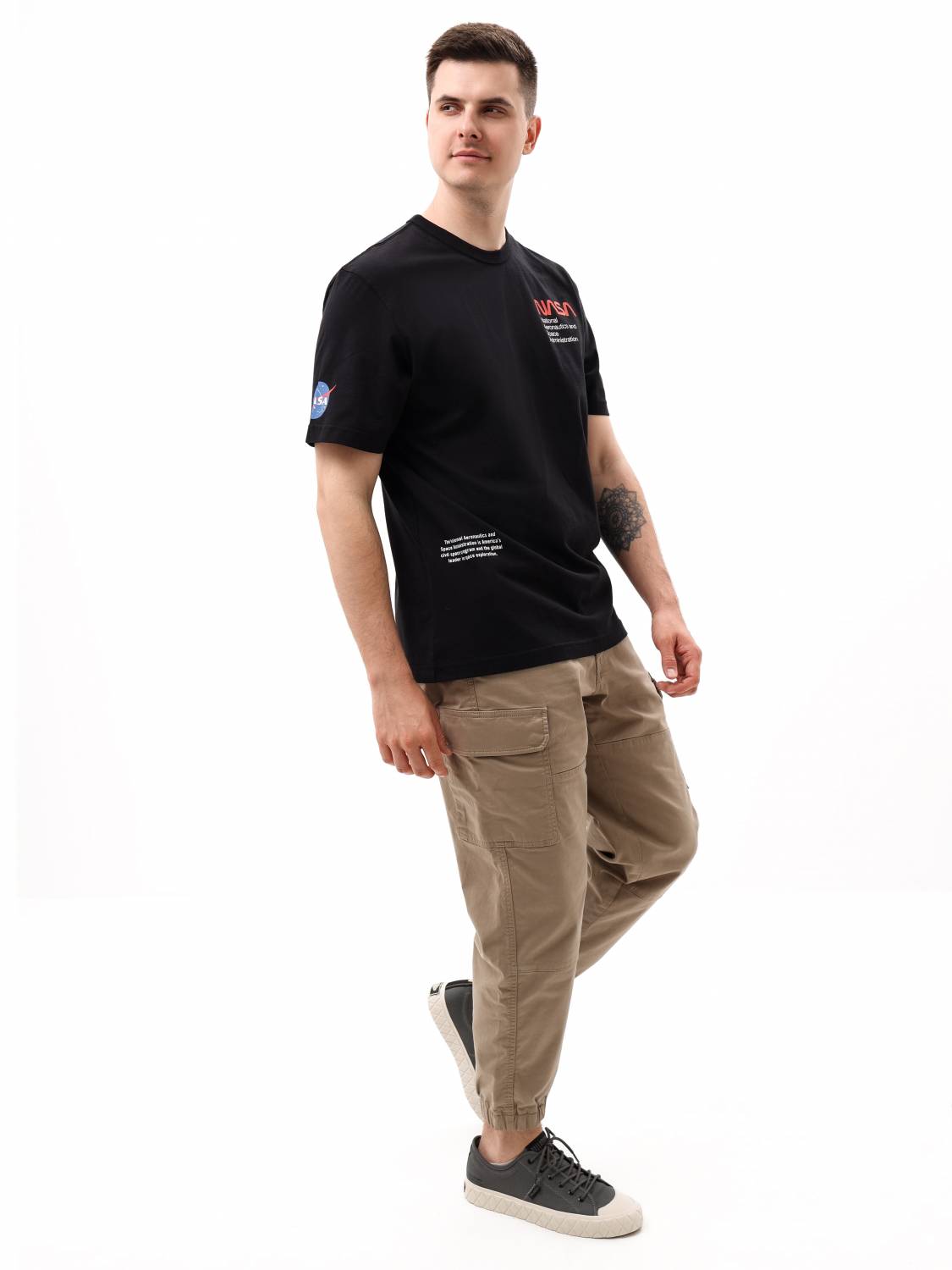 Футболка "NASA Worm Logo" (Black) Alpha Industries