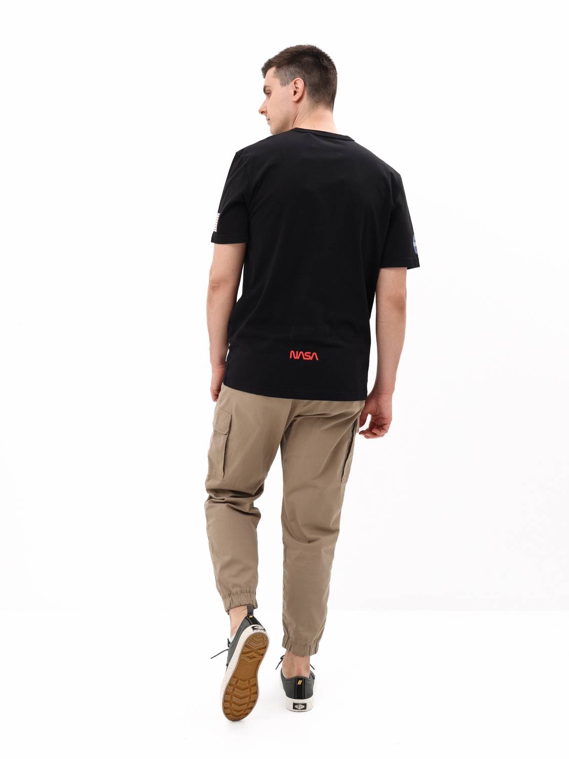 Футболка "NASA Worm Logo" (Black) Alpha Industries
