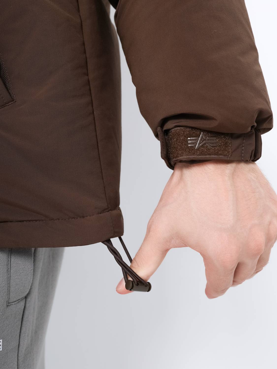 Пуховик / Парка теплая мужская "Puffer Parka" (Espresso) Alpha Industries