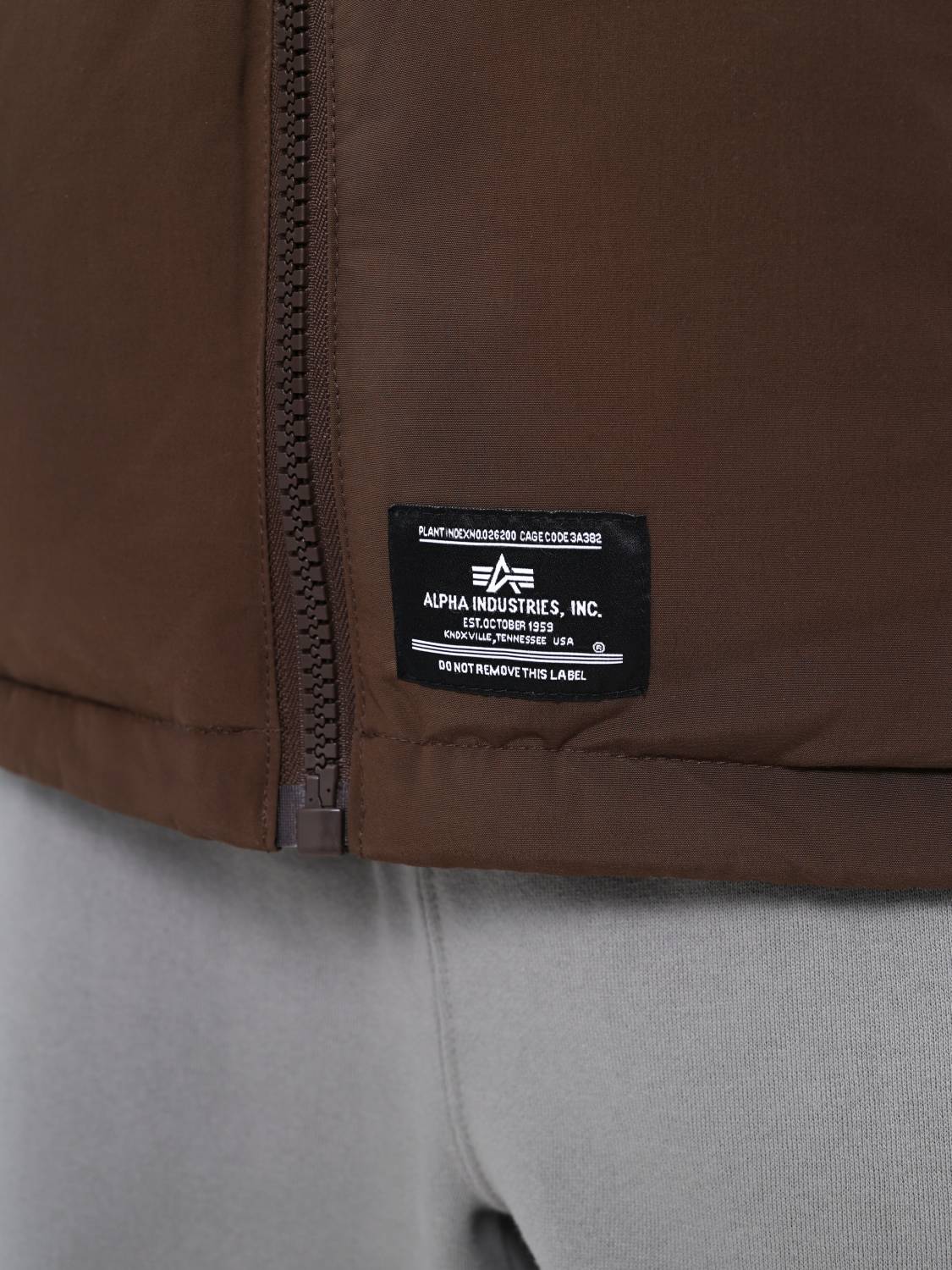 Пуховик / Парка теплая мужская "Puffer Parka" (Espresso) Alpha Industries