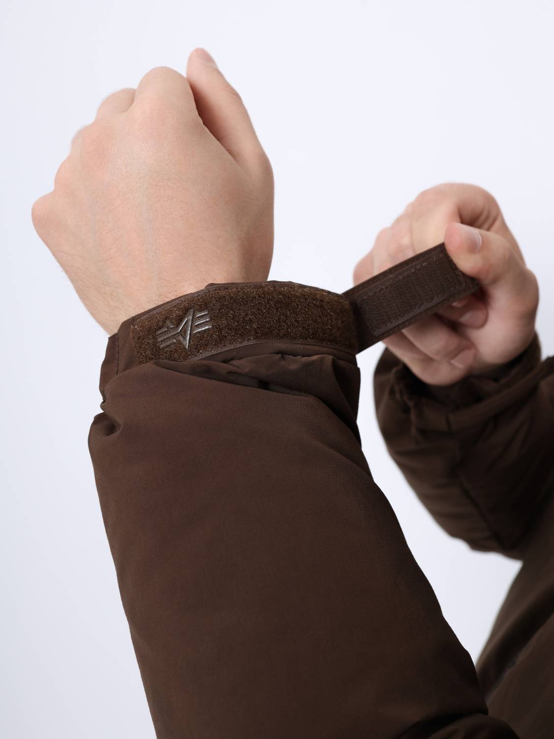 Пуховик / Парка теплая мужская "Puffer Parka" (Espresso) Alpha Industries