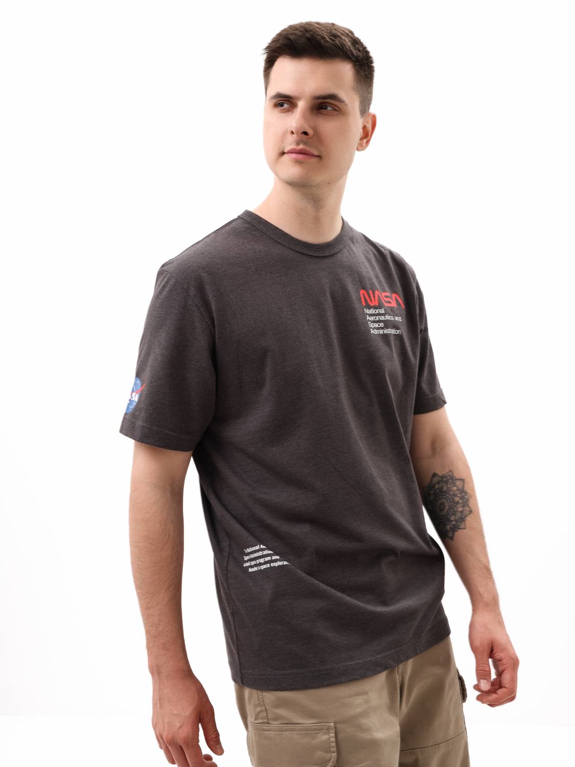 Футболка "NASA Worm Logo" (Dark Charcoal Heather) Alpha Industries