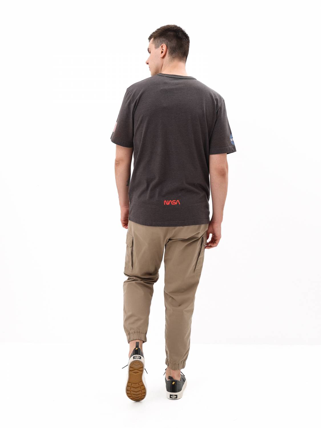 Футболка "NASA Worm Logo" (Dark Charcoal Heather) Alpha Industries
