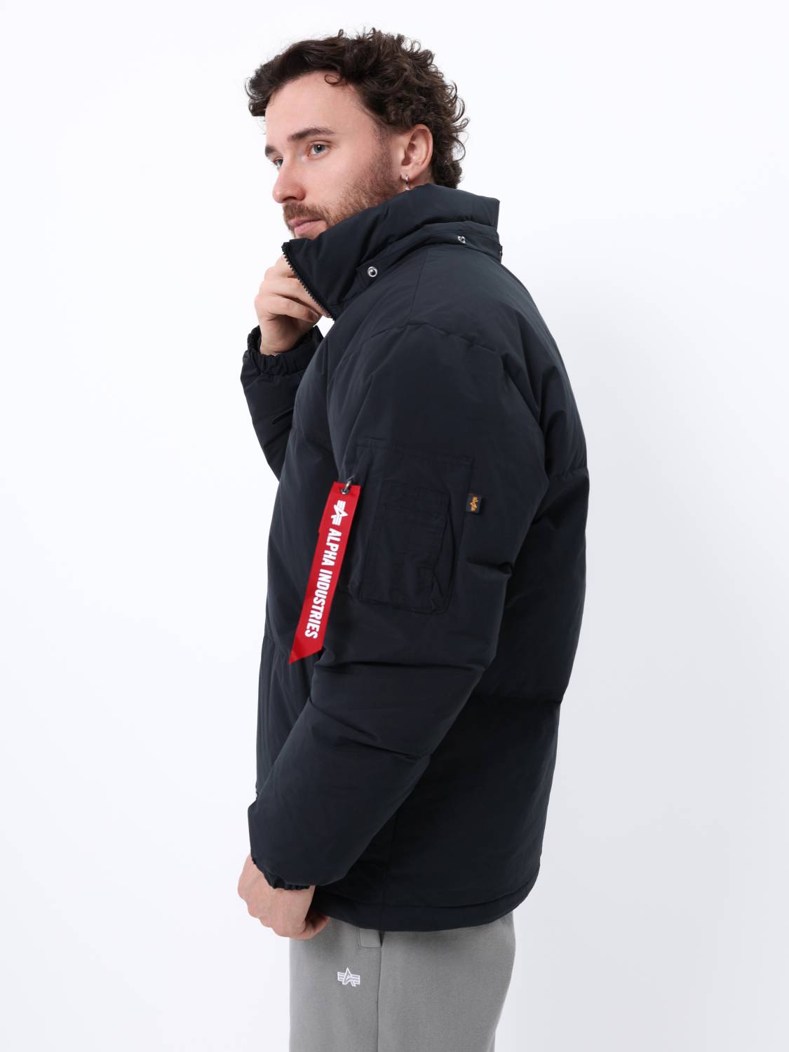 Пуховик / Парка теплая мужская "Puffer Parka" (Black) Alpha Industries