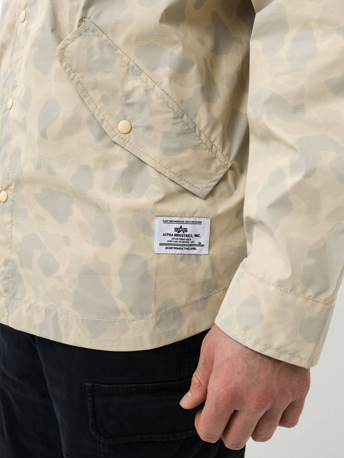 Куртка / Ветровка / Рубашка мужская "Packaway Shirt" (Limestone) Alpha Industries 3