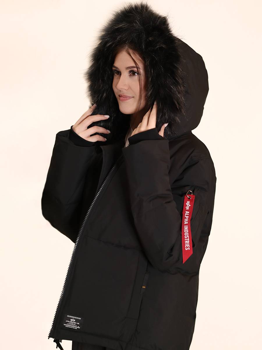 Куртка / Парка теплая женская "Short Parka" (Black) Alpha Industries