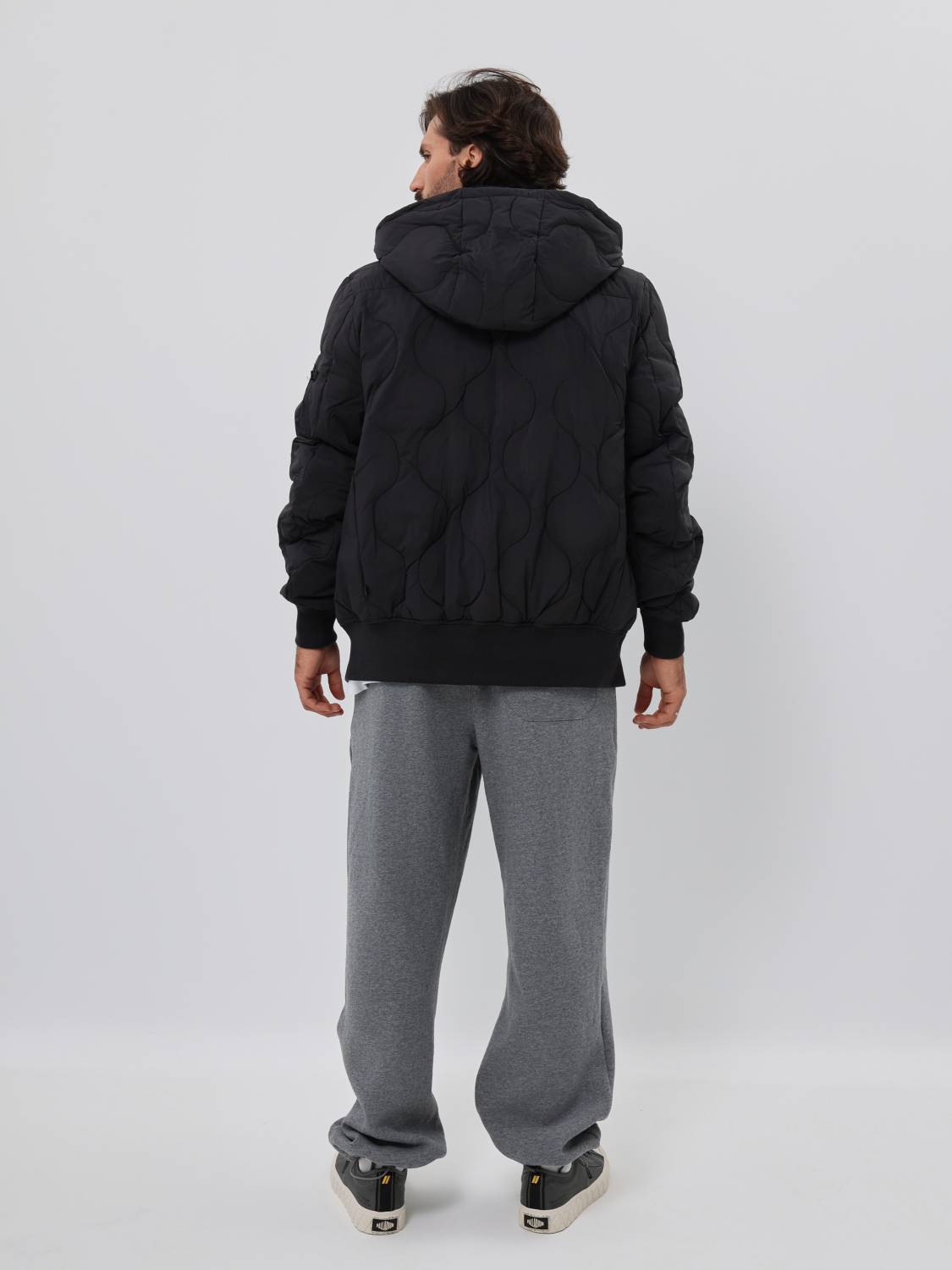 Пуховик / Куртка утепленная мужская "Lightweight Down" (Black) Alpha Industries